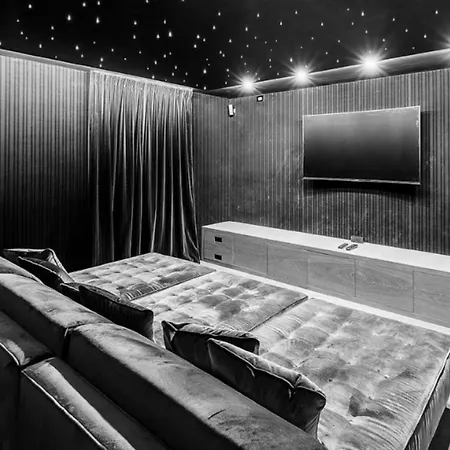 Entire Chalet With Pool And Cinema