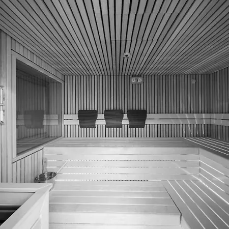 Entire Chalet With Pool And Cinema Apartmán