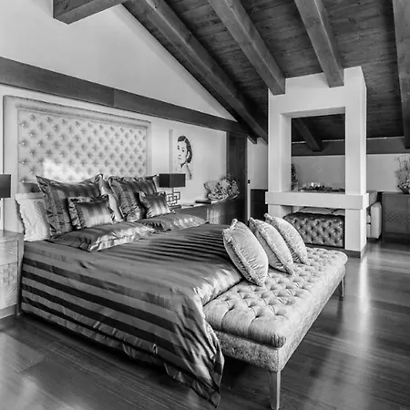 Entire Chalet With Pool And Cinema Apartmán *