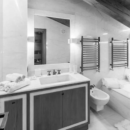 Entire Chalet With Pool And Cinema Apartmán *